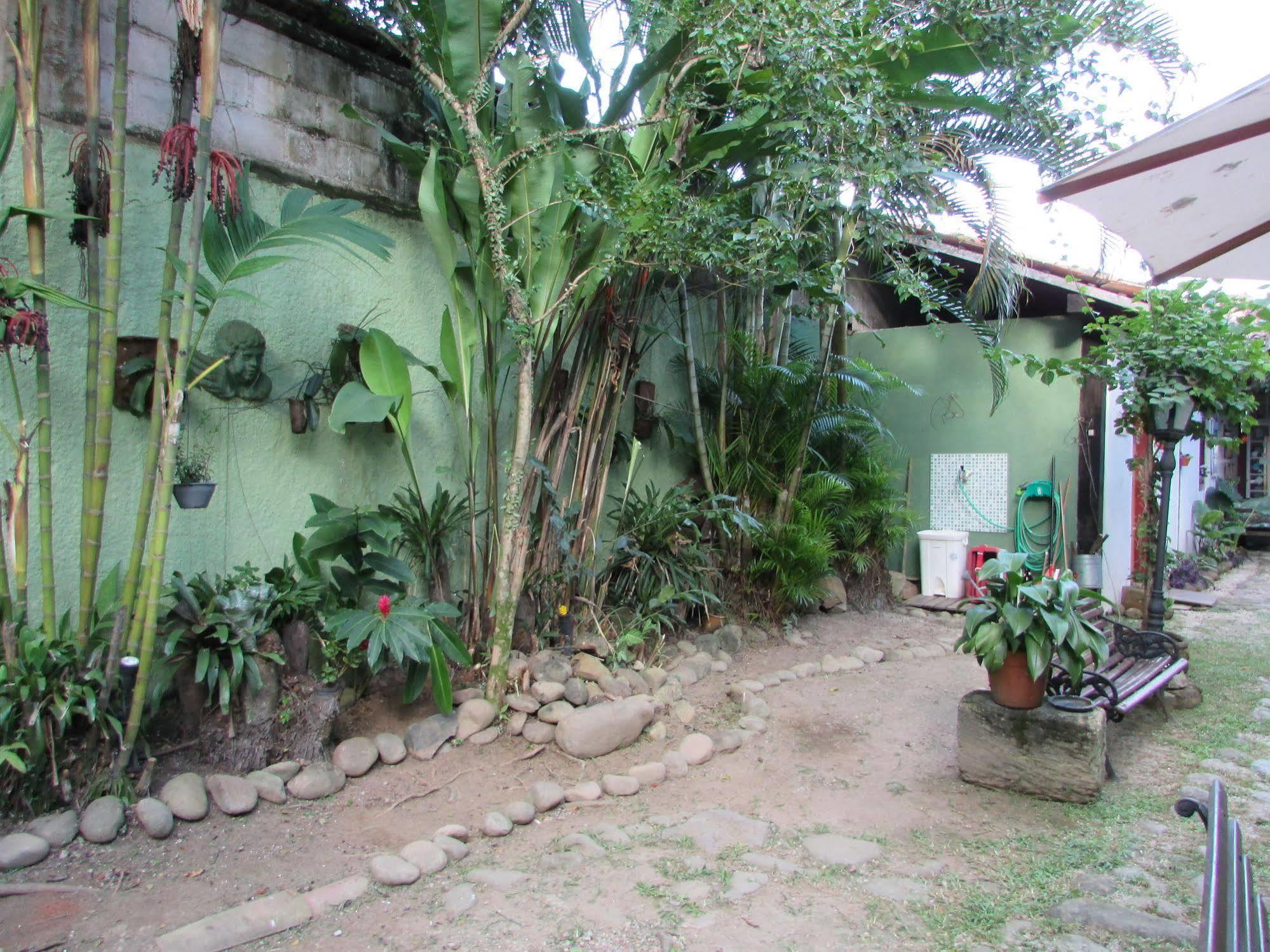 Pousada Solar Do Algarve Em Paraty Ha 5 Minutos Do Centro Historico Exterior photo